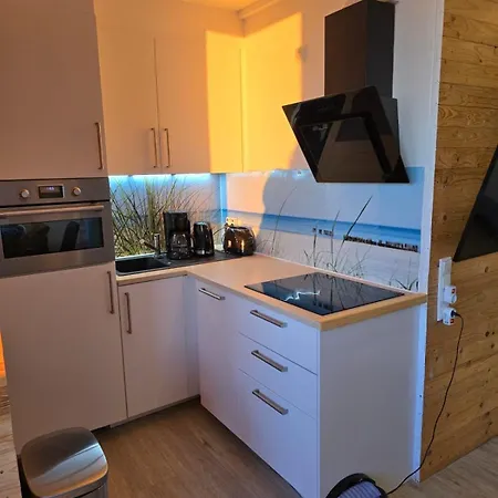 Apartment Moderne Mit Sonnenuntergang über Dem Heiligenhafen